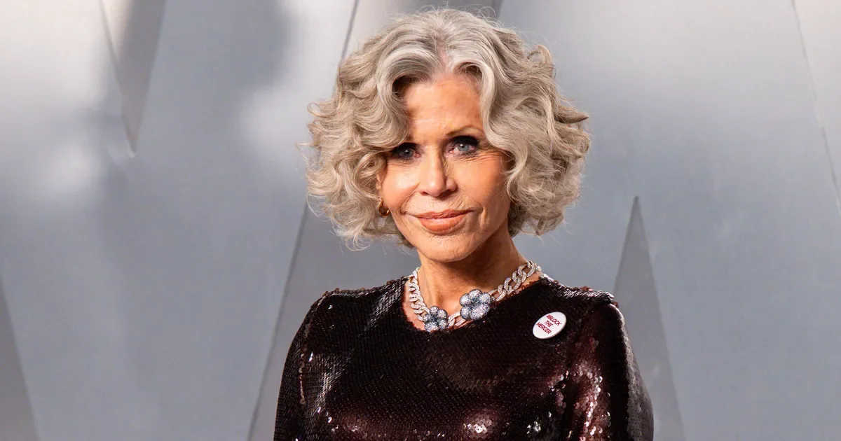 Fonda Lightens Streisand's Redford Tribute With a Friendly Nudge