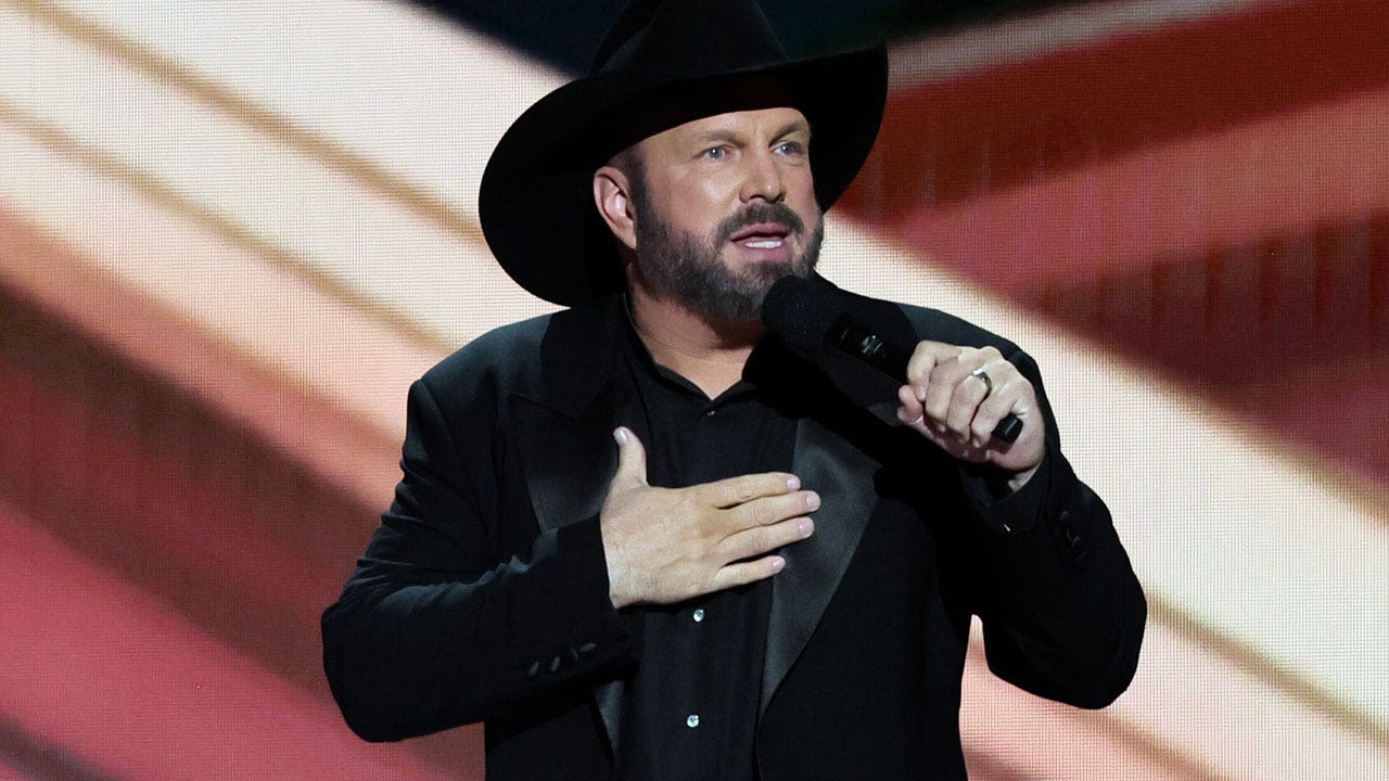 Garth Brooks' Nashville bar to serve all beer brands, despite Bud Light controversy.