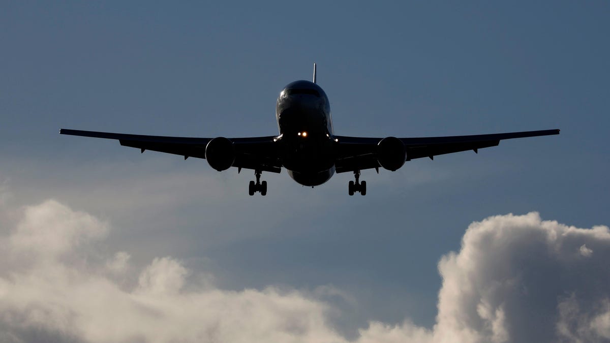 "Boeing Whistleblower Warns of Safety Flaws in 787 Dreamliner Jets"