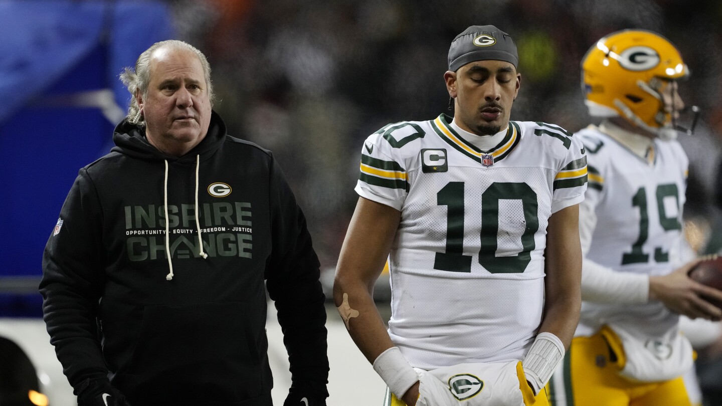 Featured image for Packers' Jordan Love suffers concussion in overtime loss to Bears