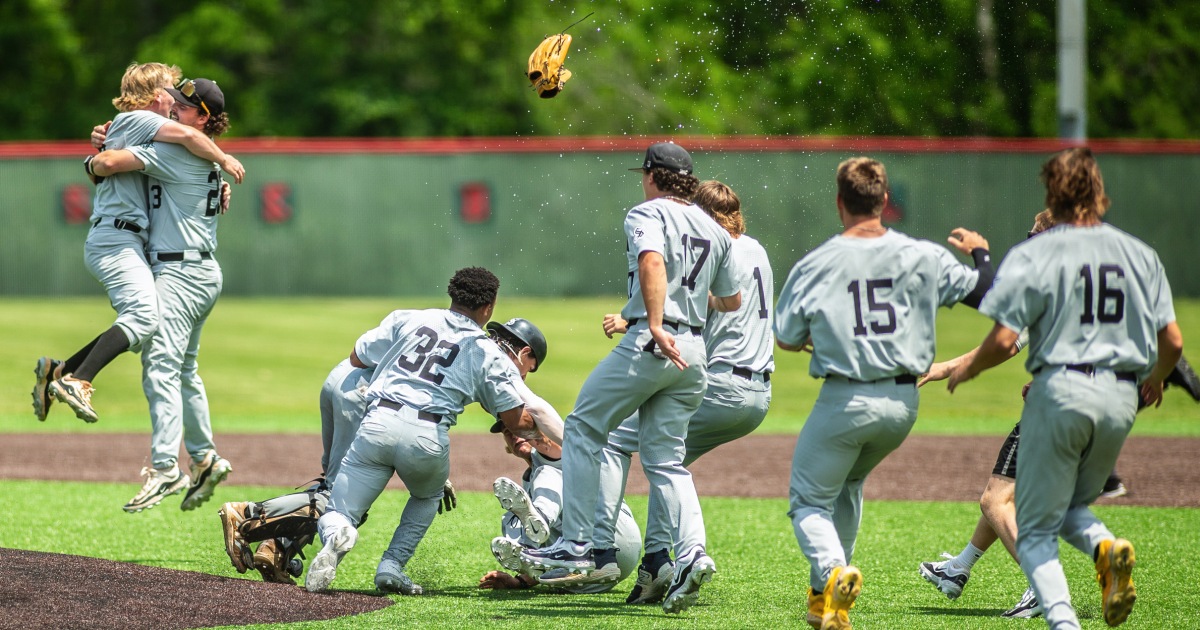 Featured image for Birmingham-Southern Baseball Heads to College World Series Amid School Closure