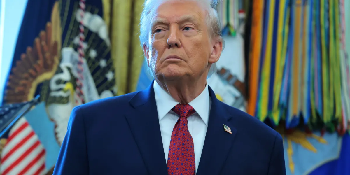 Featured image for Ex-Obama Advisor Feels Slightly Sorry for Trump Amid Low Gas Prices and Falling Confidence