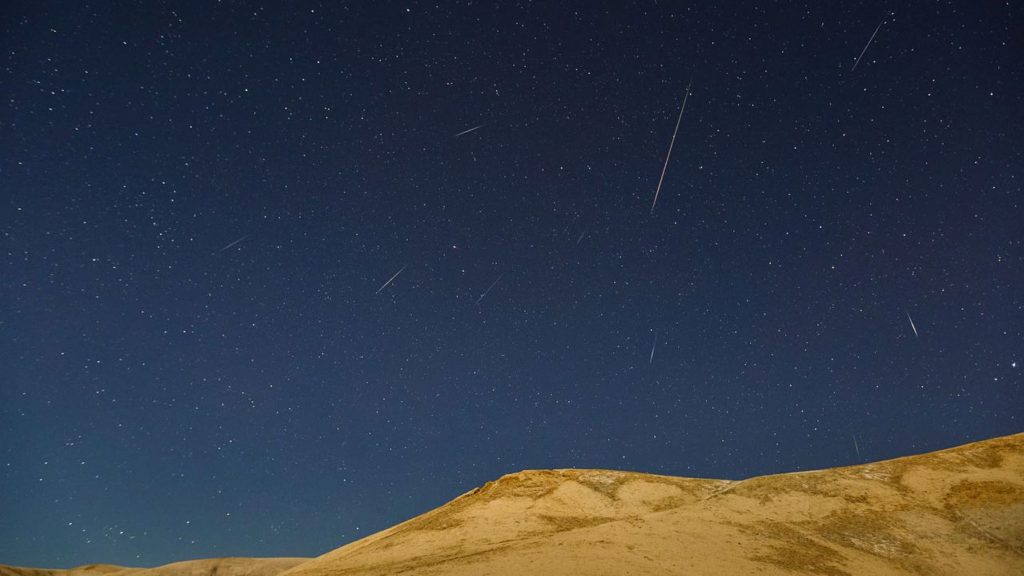 "Tonight's Guide to Viewing the Peak of the Quadrantid Meteor Shower Nationwide"