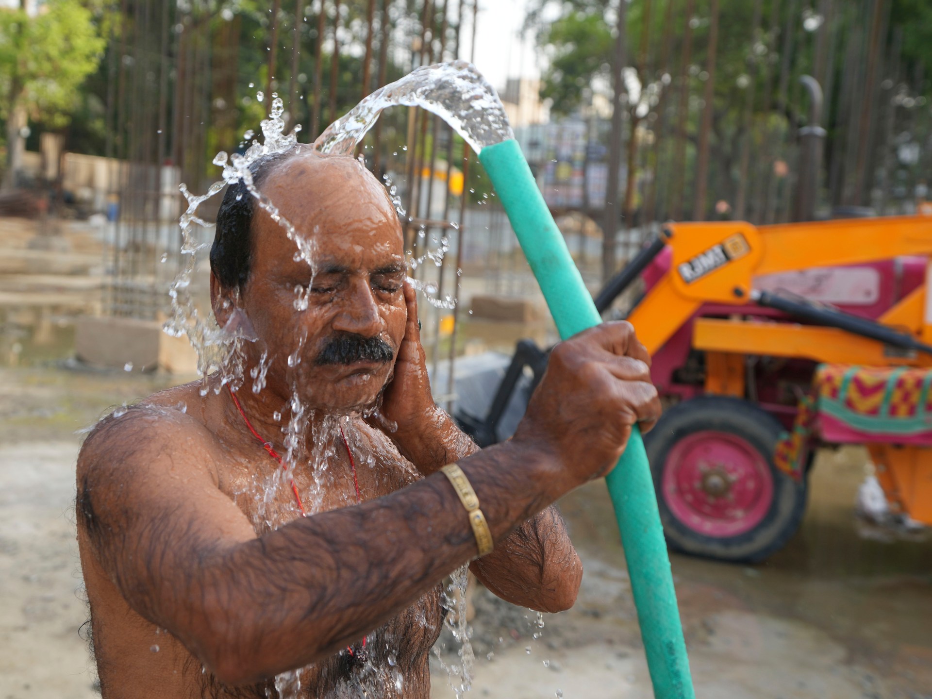 Fatal Heatwave Sweeps Northern India, Elderly Urged to Stay Indoors.