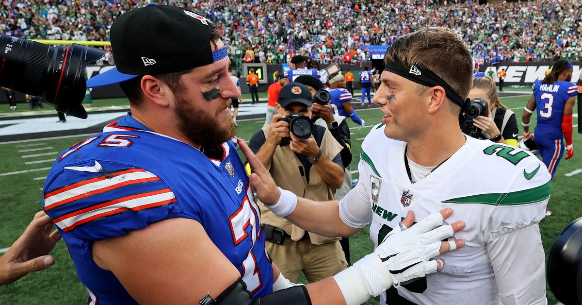 "Seahawks Host Free Agent Greg Van Roten for Visit"
