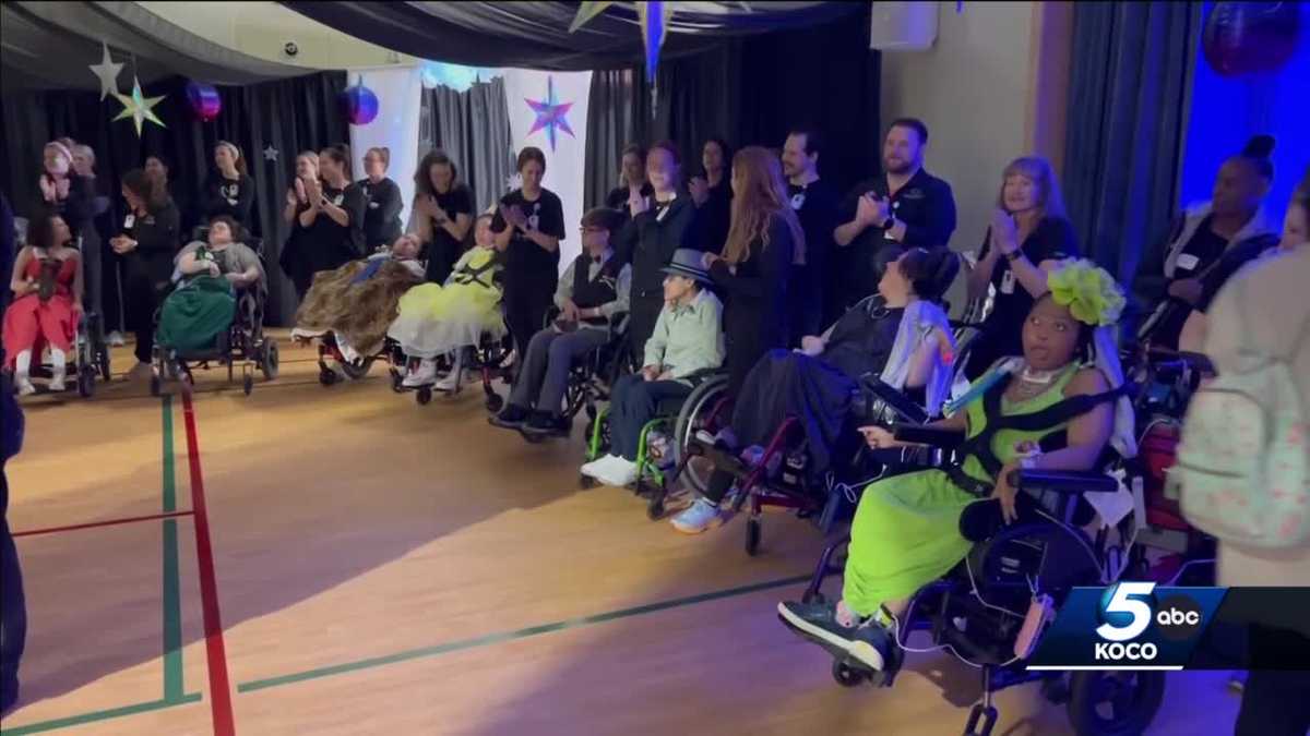 Featured image for Bethany Children's Health Center throws annual prom for young patients.