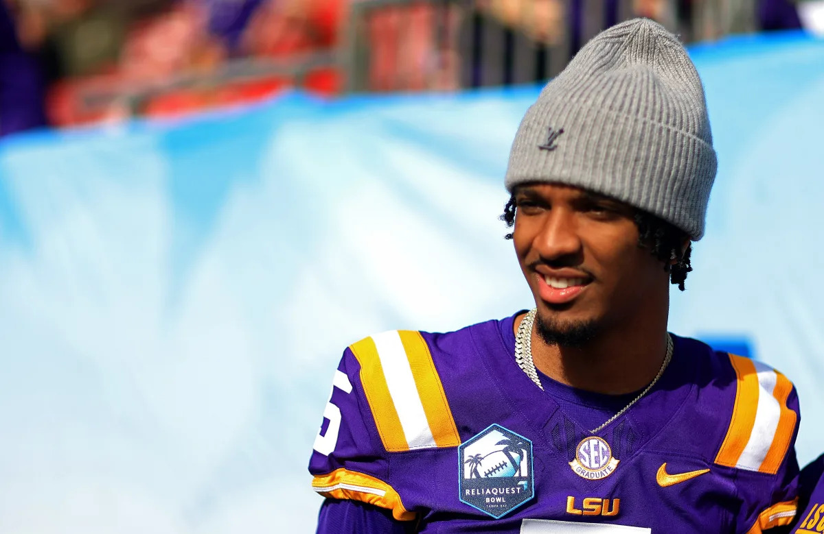 "2024 NFL Draft: Top QB Prospects and Mock Picks Revealed"