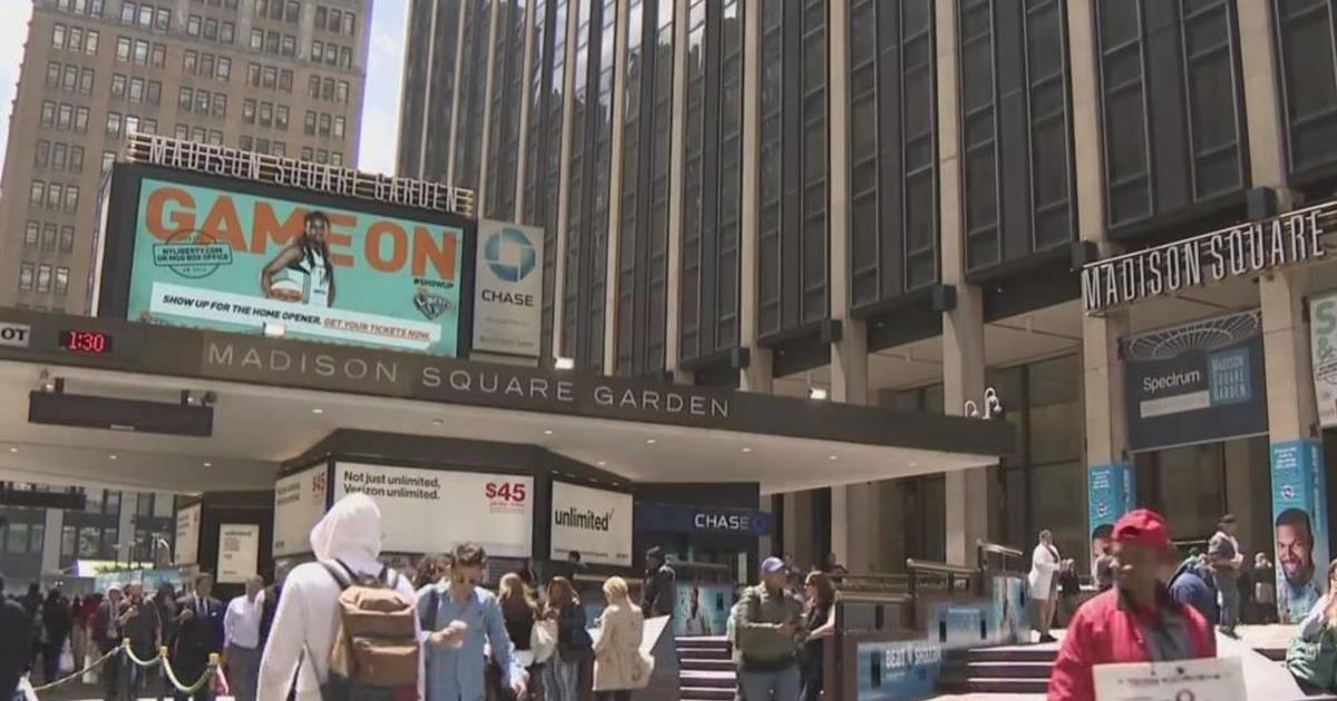 Incompatible Madison Square Garden and Penn Station pose transit challenge.