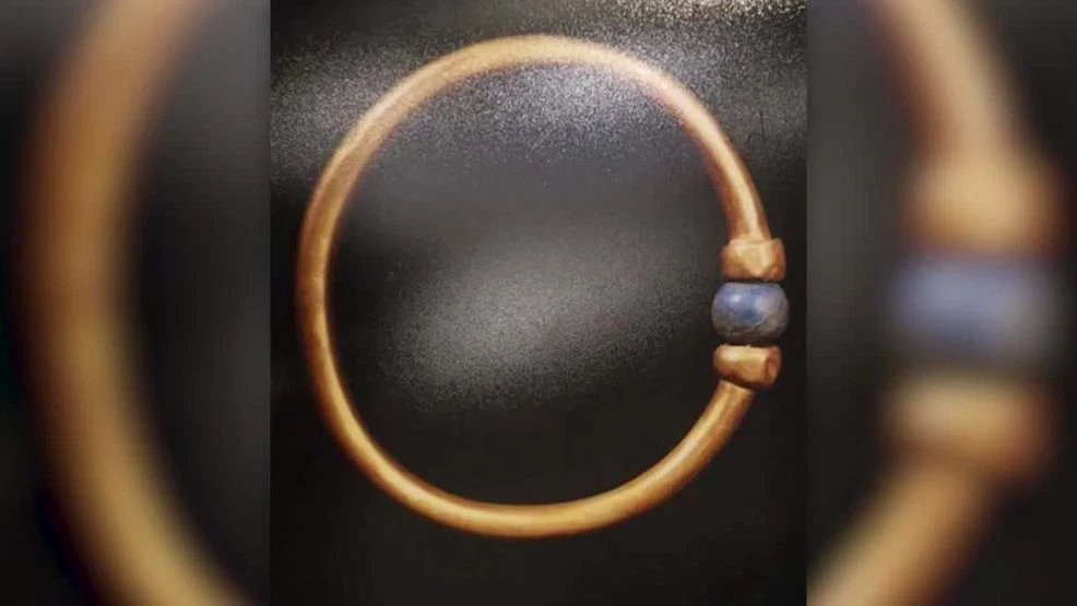 Featured image for Ancient Egyptian gold bracelet stolen from Cairo museum and melted down