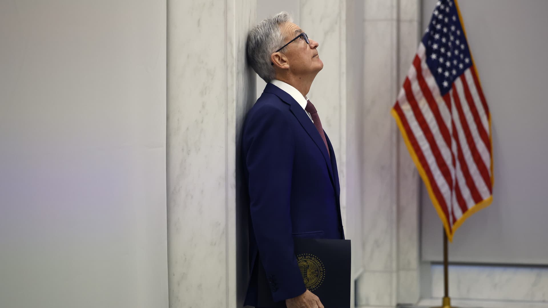 Fed's Rate Slashing Plans for 2024 Amidst Inflation Concerns