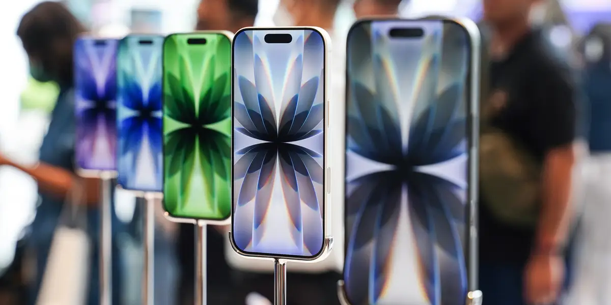 Featured image for Apple Unveils iOS 26 with New Features and Design Changes