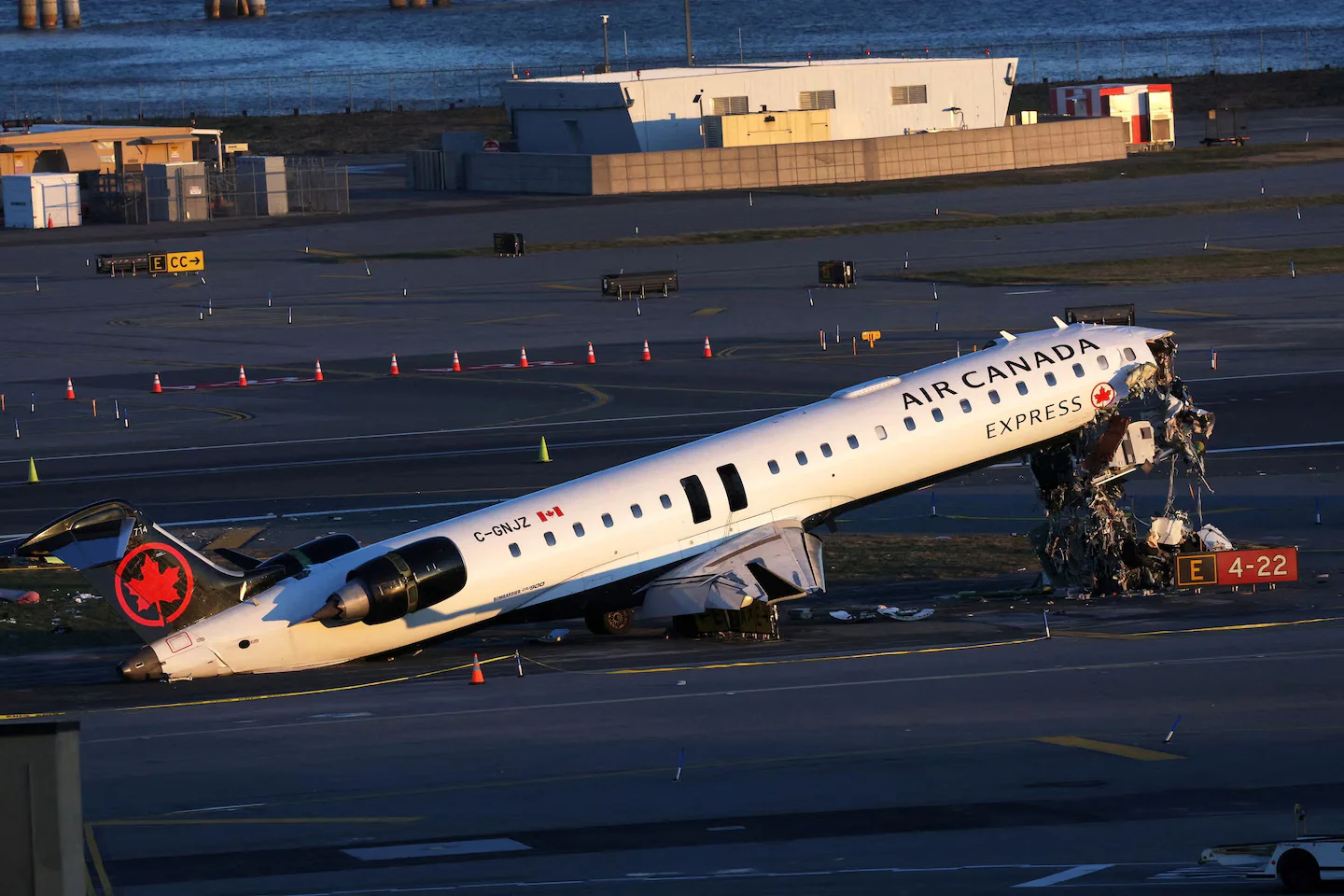 Cockpit recording shows runway clearance mix-up behind LaGuardia crash
