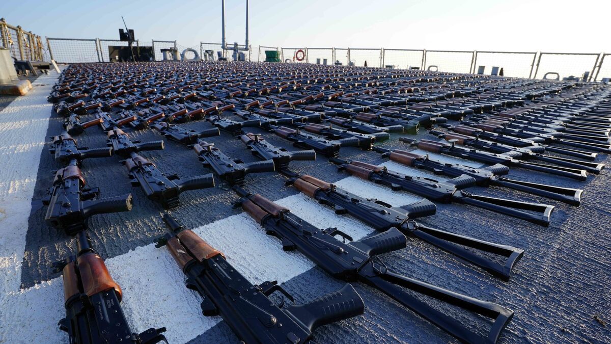 Featured image for "US Transfers Seized Iranian Weapons to Ukraine for Russian Conflict"