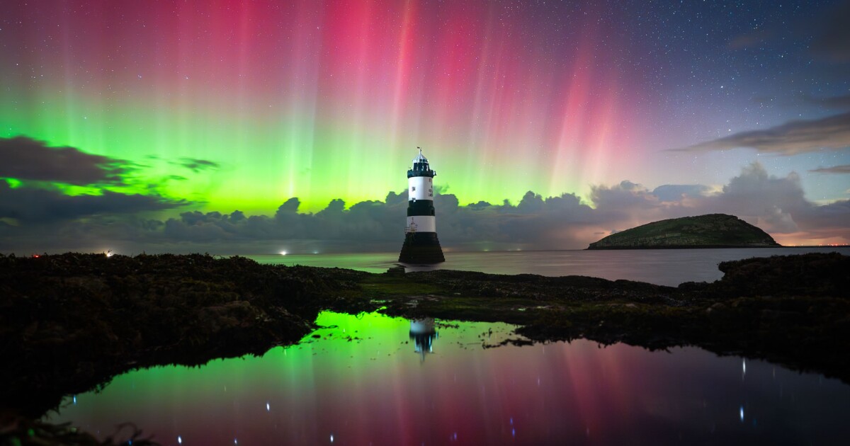 "Captivating Northern Lights: A Stunning Display of Solar Storms in North America"