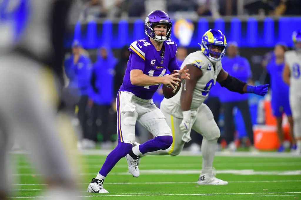 Colts vs. Vikings: SNF Betting Odds, Predictions & Viewing Guide