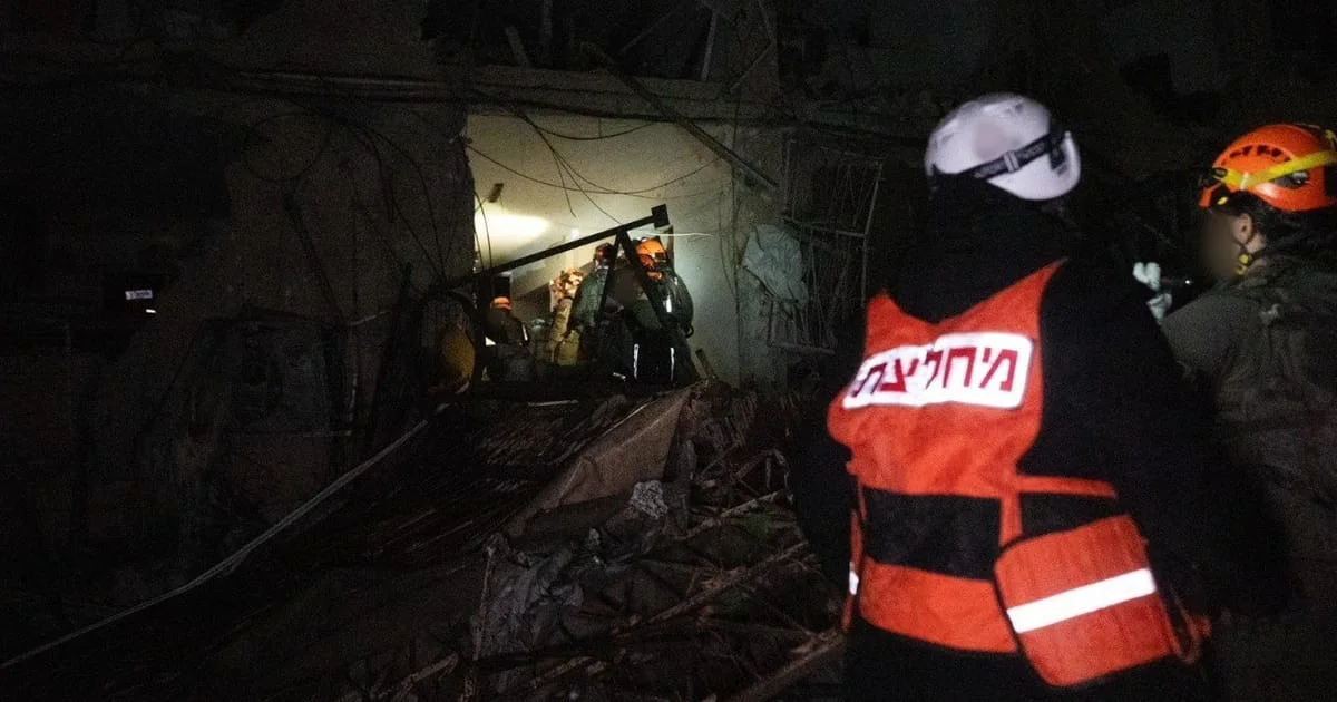 Iranian Missiles Hit Israeli Towns Near Nuclear Site as Trump Targets Iran’s Power Grid