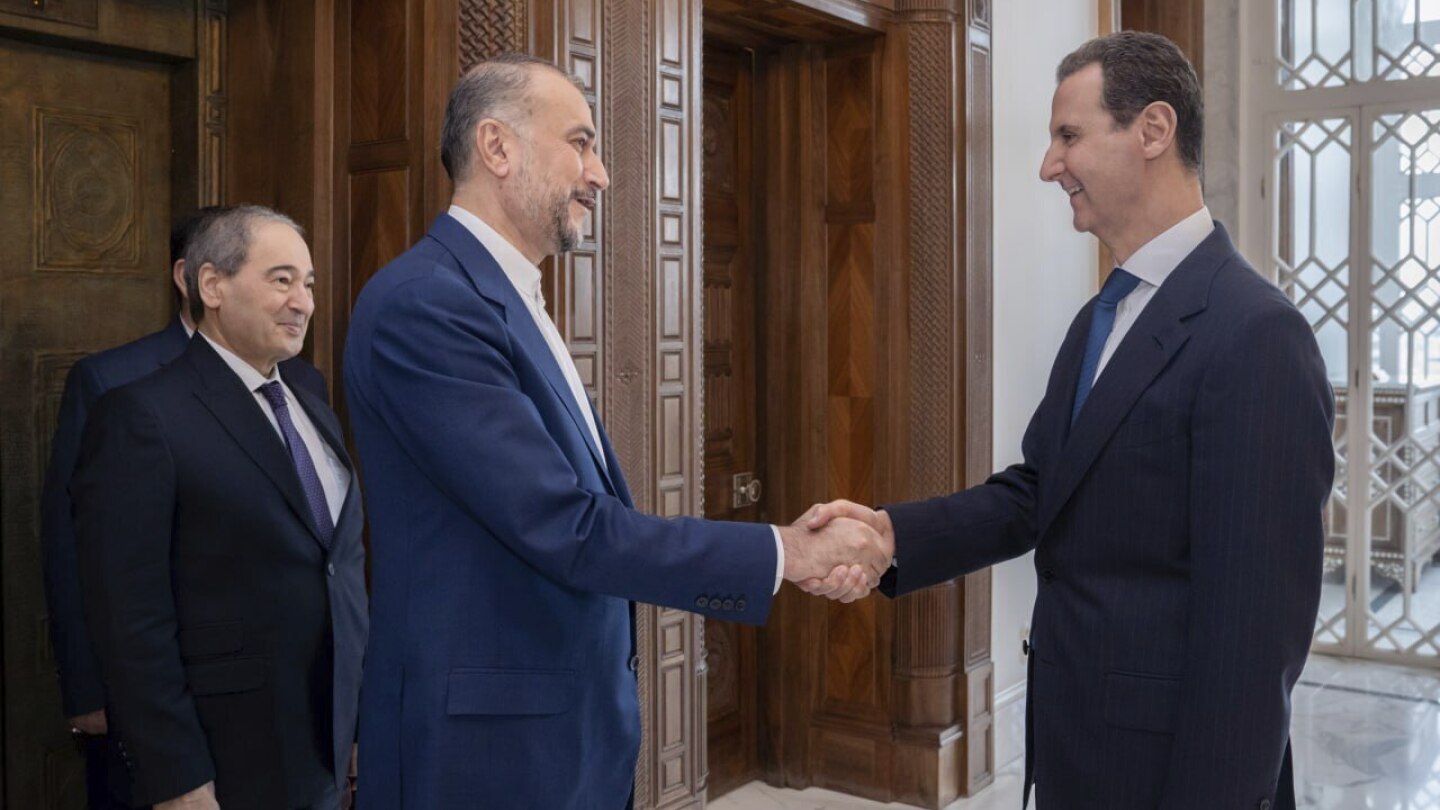 "Iran Accuses US of Allowing Israeli Attack on Syrian Consulate, Threatens Retaliation"