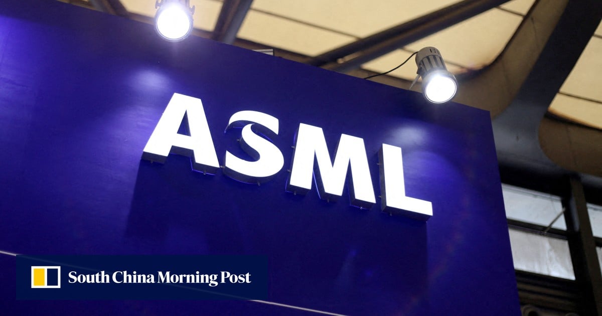 "US Pressure Leads to ASML's Suspension of Chipmaking Equipment Shipments to China"