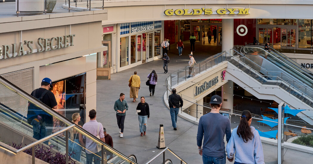 Featured image for Fed Lowers Rates by 0.25% Amid Economic Challenges