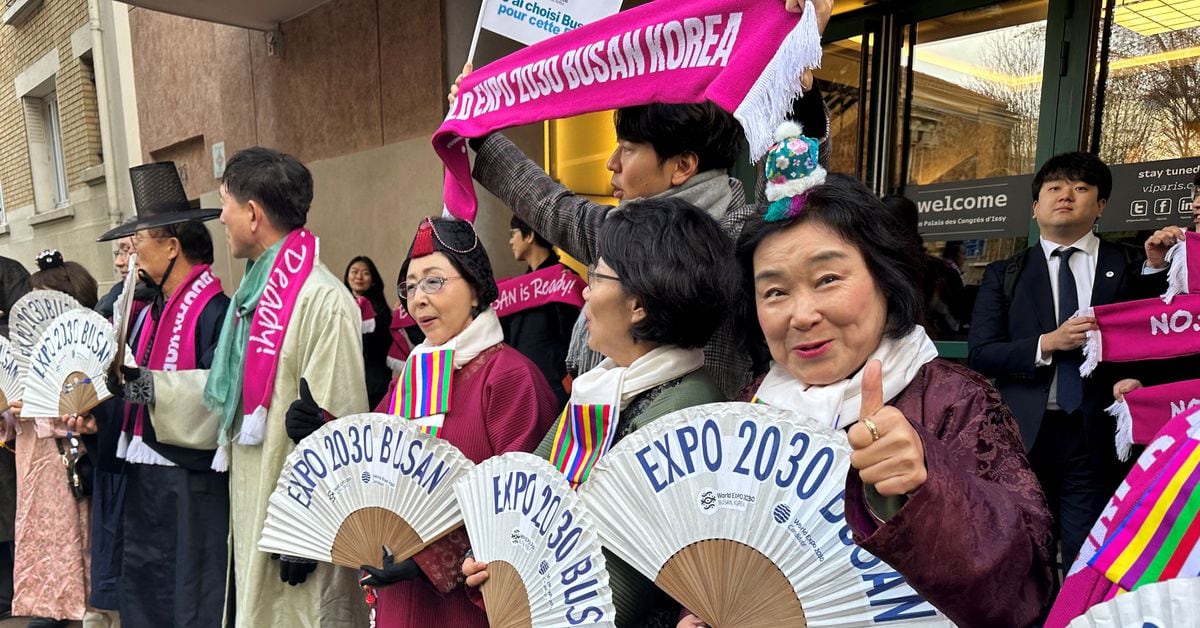 "Global Rivals Vie for 2030 World Fair Hosting Rights"