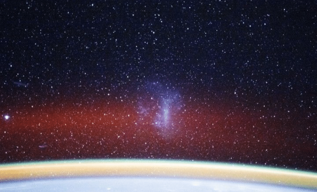 Featured image for Astronauts and Telescopes Capture Stunning Views of Nearby Star-Forming Galaxies