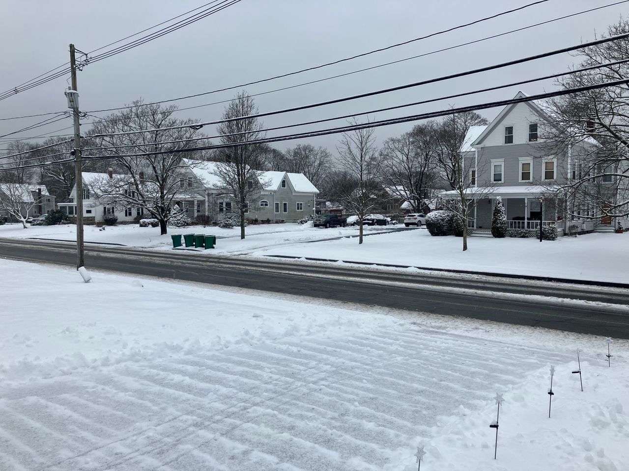 "Tracking Tuesday's Snowfall: New England's Winter Weather Advisory and Snowfall Maps"
