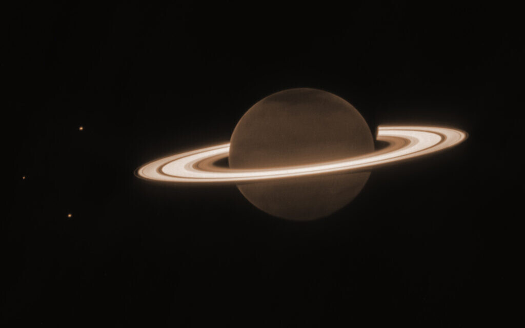 "Webb Space Telescope Captures Stunning Glow of Saturn's Rings"
