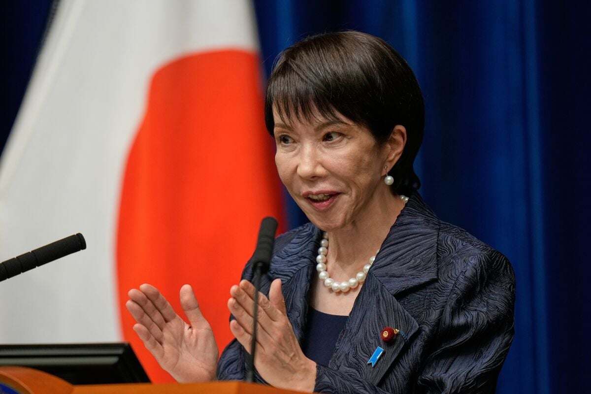 Featured image for Japan's First Female Prime Minister: Impact and Challenges