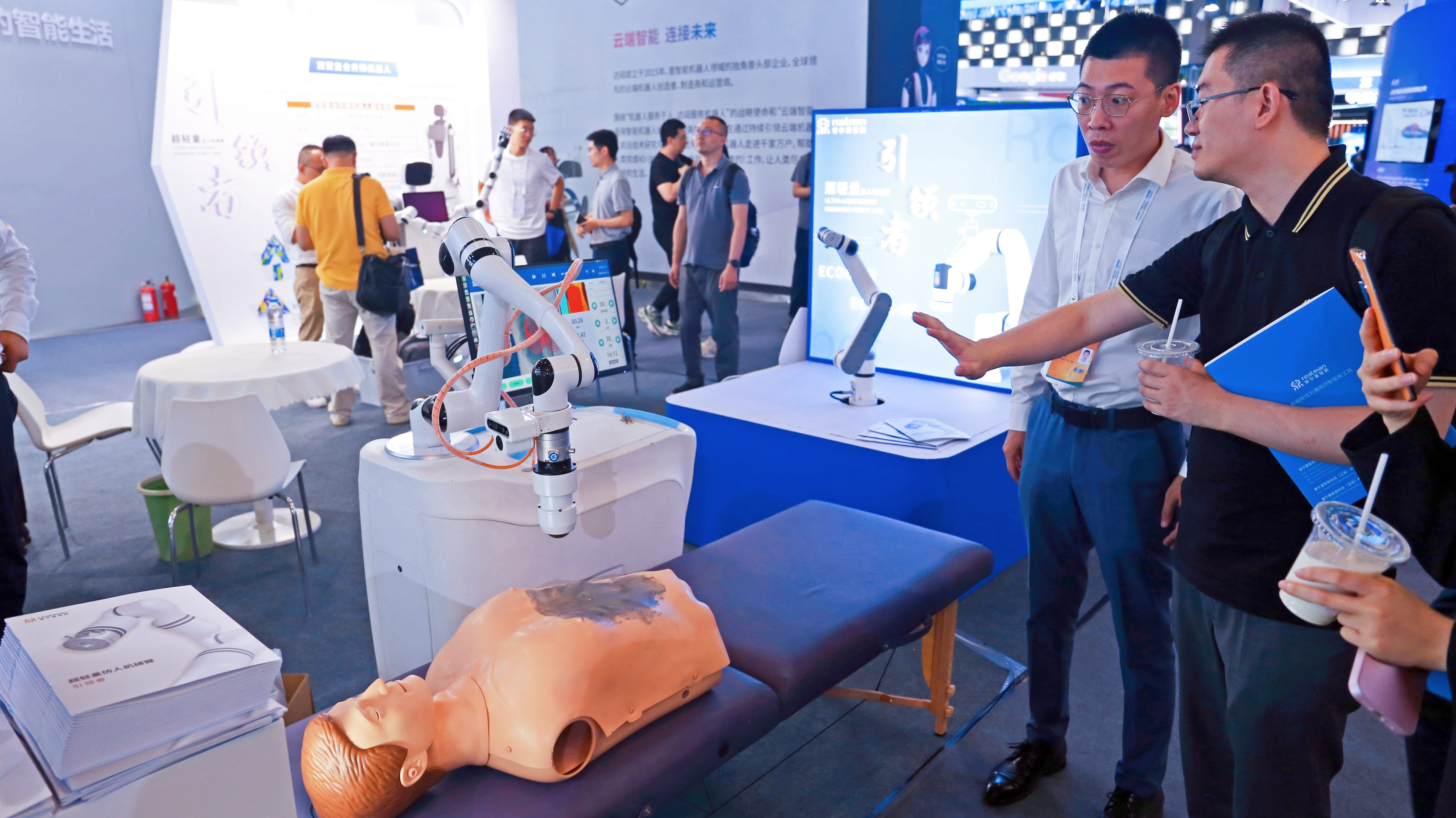 Featured image for Revolutionary AI Implants Enable Stroke Victim to Speak Again After 20 Years