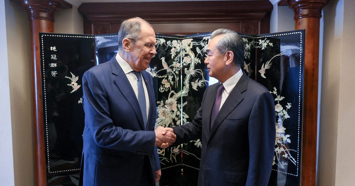 China Reaffirms Impartial Stance on Ukraine to Russia