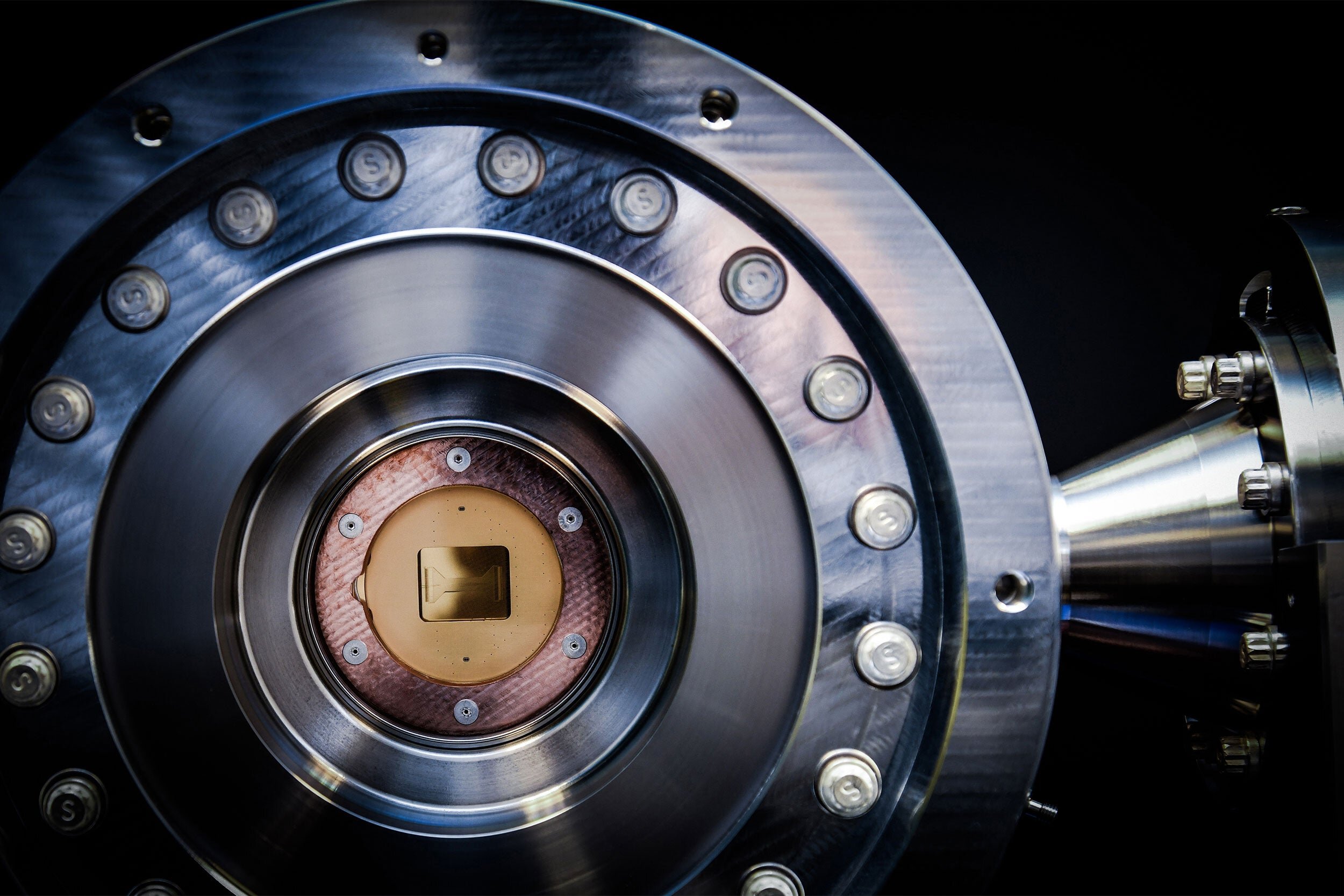 Featured image for "Advancements in Quantum Physics: Unveiling Non-Abelian Anyons in a New Phase of Matter"