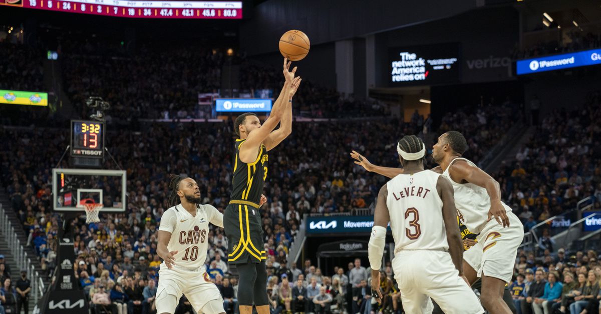 Warriors and Cavs Clash: Unbeaten Streak on the Line