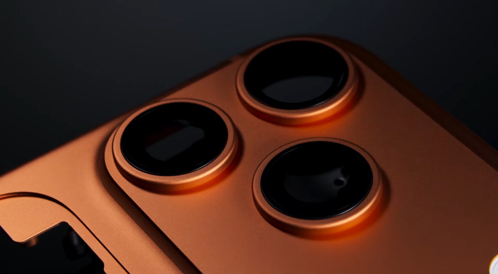 Featured image for iPhone 17 Pro Max Cosmic Orange Models Turning Pink, Users Report 'Colourgate'
