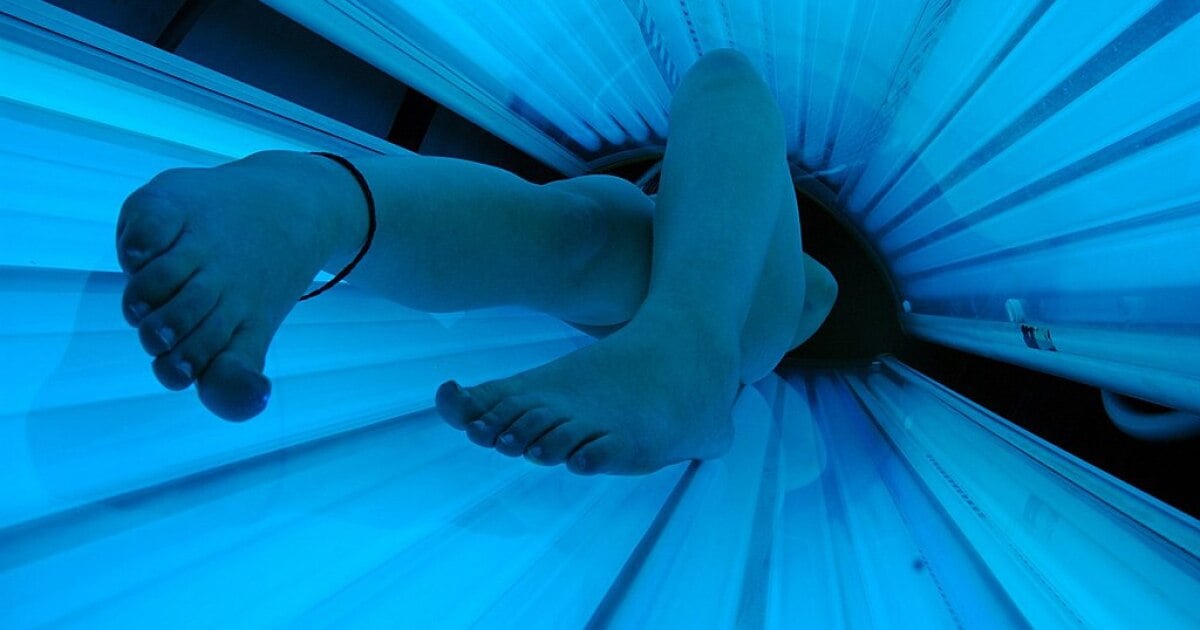 Featured image for Tanning Beds Cause Extensive Skin Damage and Accelerate Aging