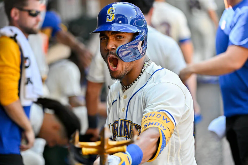 "MLB Playoff Race Heats Up: Mariners' Remarkable Run and Wild Card Chase Intensify"