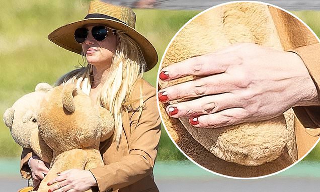 Featured image for Britney Spears' Manager Stages Career Intervention Amidst Marital Woes and New Music Rumors