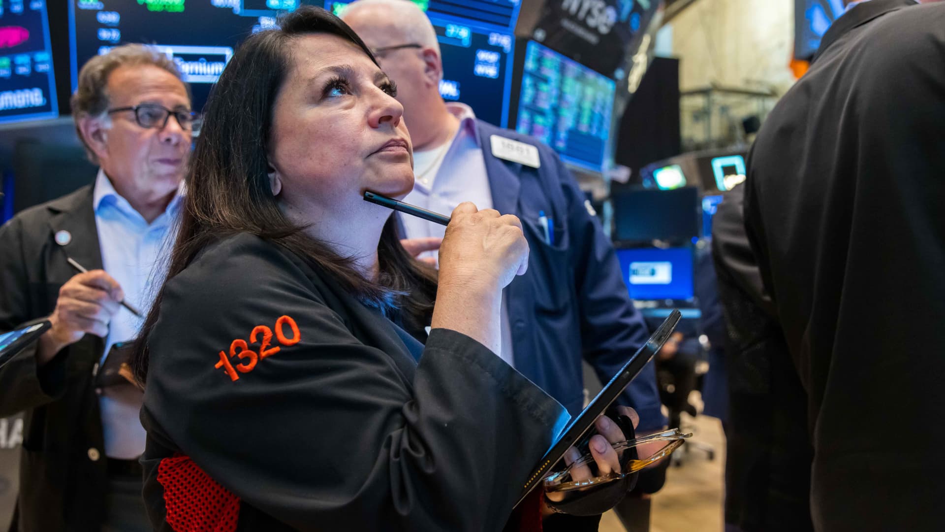Stock market volatility persists as losses deepen and bounce back amid economic concerns
