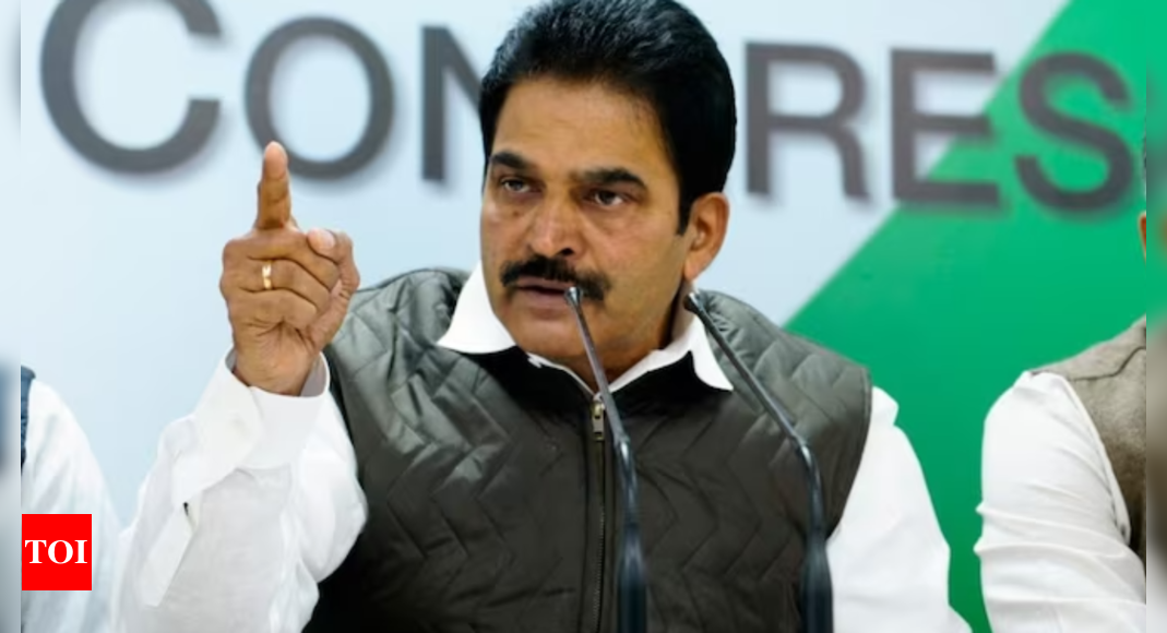 Featured image for "Apple Warns iPhone Users Globally of Sophisticated Spyware Attacks"