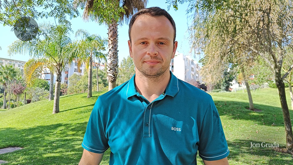 Featured image for "Ending the Paper Hoarding: A Plea to Journals"