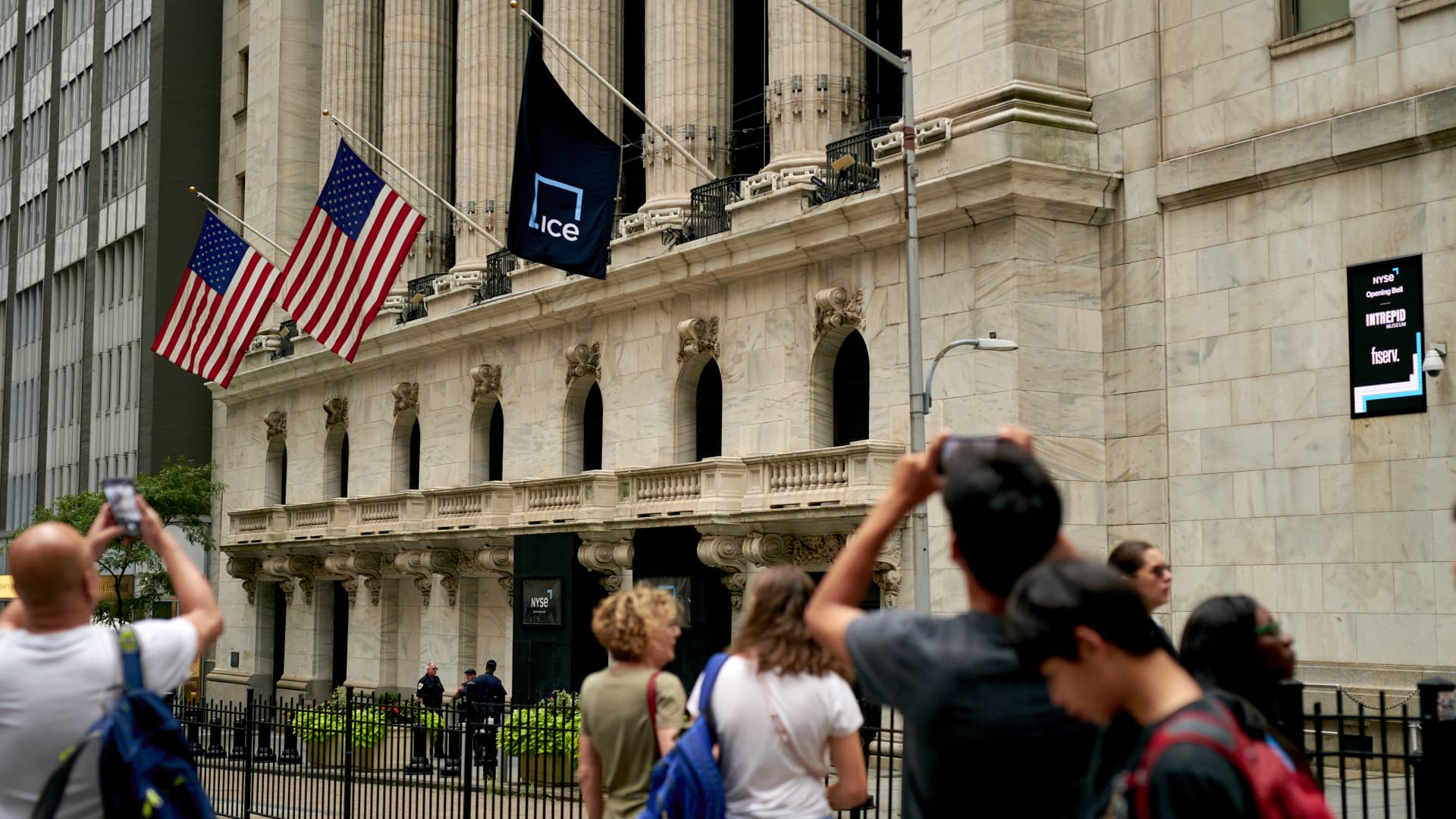 "Jim Cramer's Friday Stock Market Watchlist: Top 10 Things to Keep an Eye On"