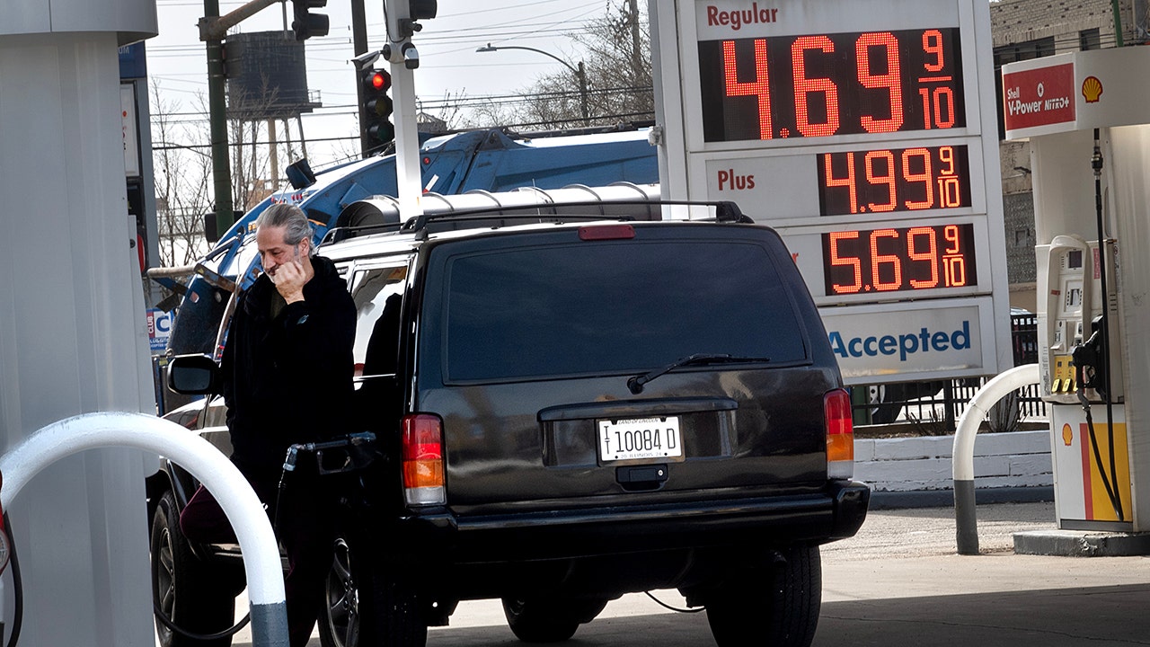 "Market Watch: Anticipating 'Hot' Price Gains and Fed Rate-Cut Caution Amid Inflation Resurgence"
