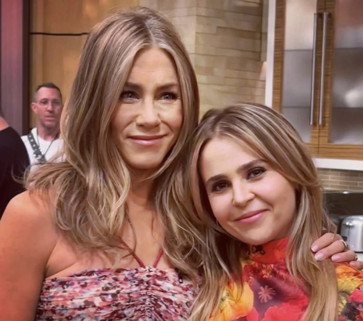 Jennifer Aniston reunites with Mae Whitman after emotional 'Friends' departure.