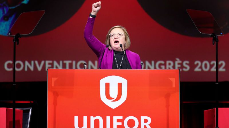 "Canadian Autoworkers Approve Tentative Deal with Ford, Securing Wage Increases and Pension Changes"