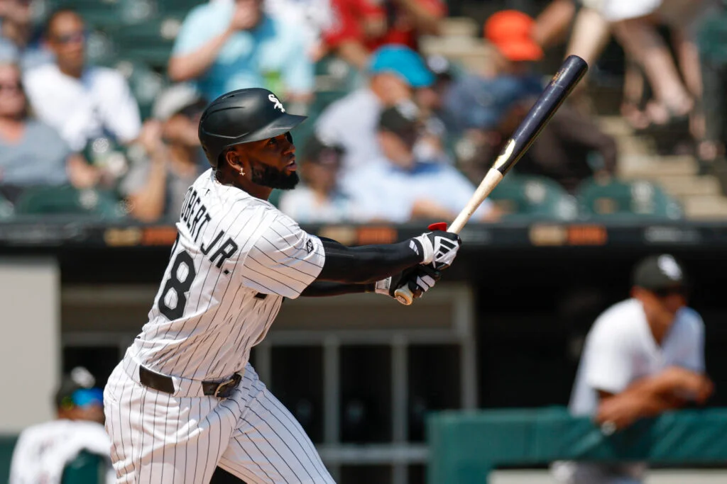 Mets land Luis Robert Jr. in White Sox swap