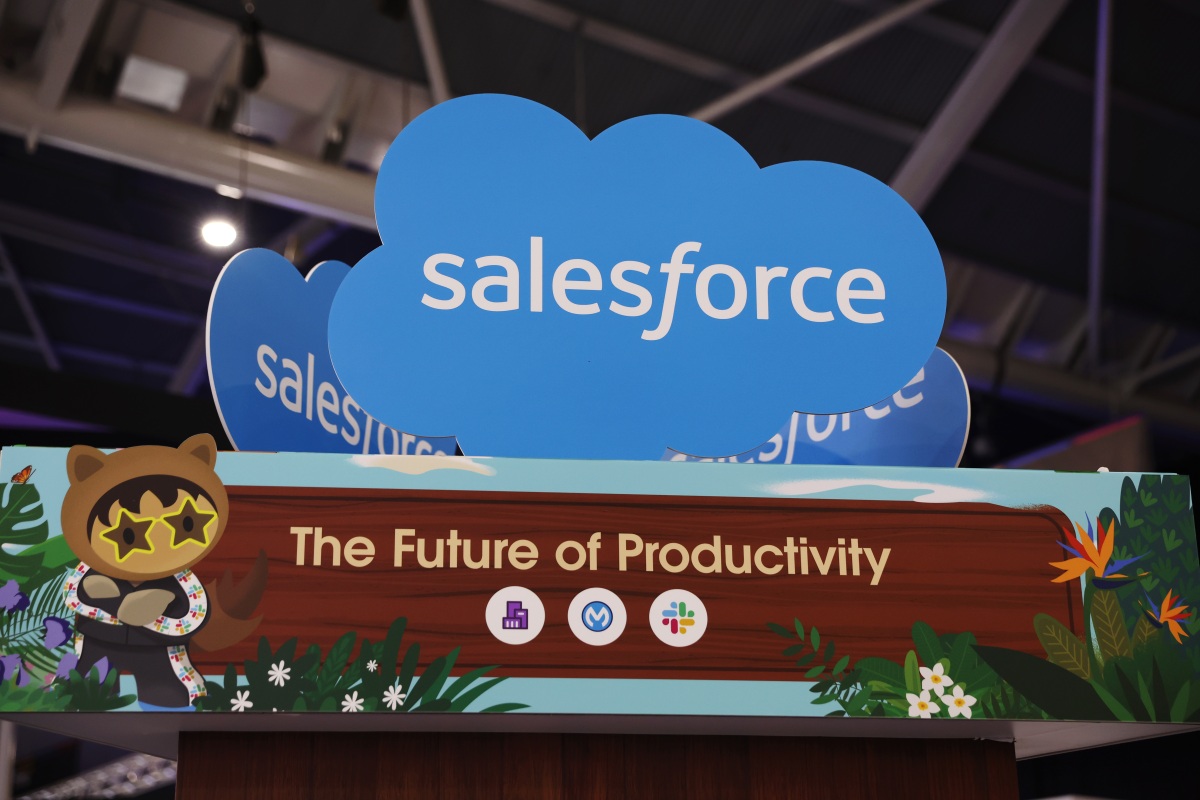 Featured image for Salesforce doubles down on generative AI with $500M investment pledge.