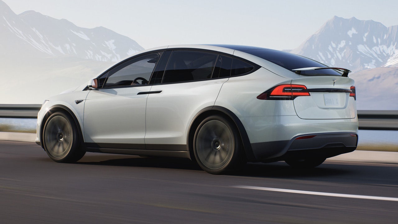 Featured image for Tesla Reverses Price Cuts, Raises Model S and X Prices in US