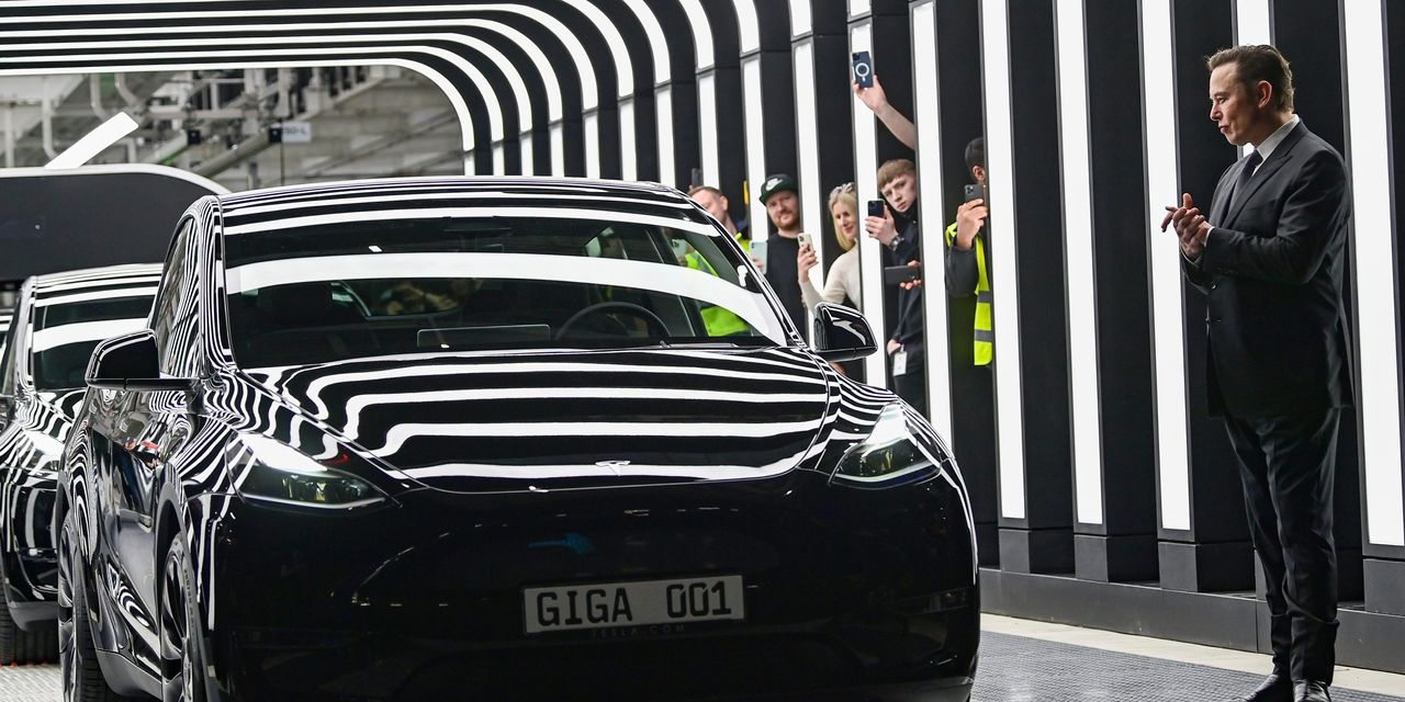 "Market Movers: Tesla, JPMorgan Chase, Delta, and More - Friday's Stock Watch"