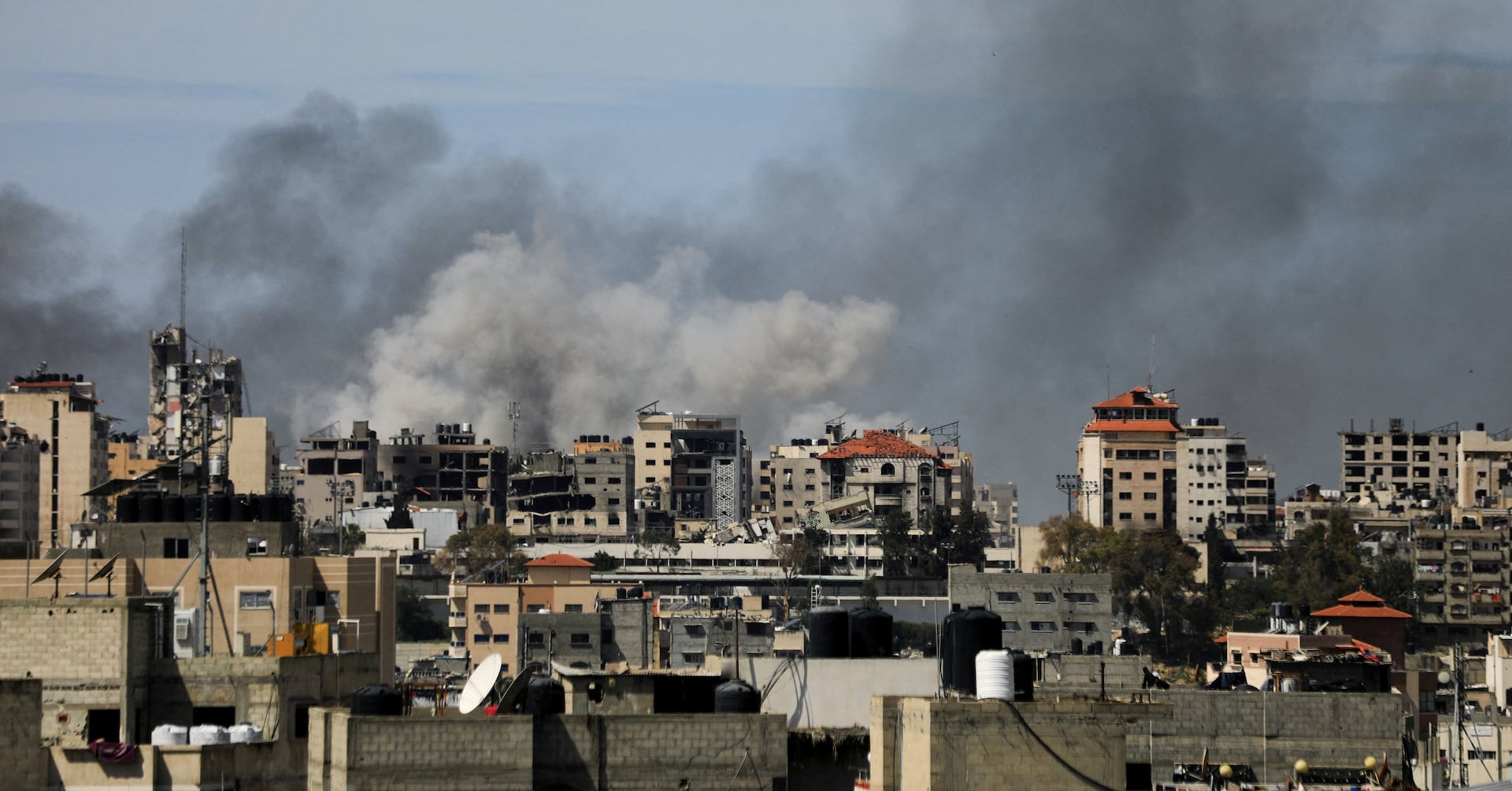 "Israel Reports 170 Gunmen Dead in Gaza Hospital Battle"