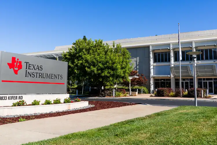 Featured image for Texas Instruments' Q2 Earnings Rise Amid Tariff-Related Challenges