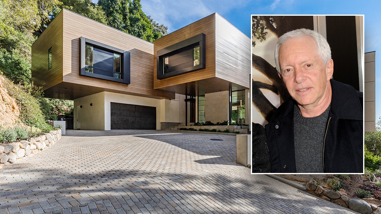 Featured image for "‘Seinfeld’ Producer Puts LA Mansion on Market for $17.75M"